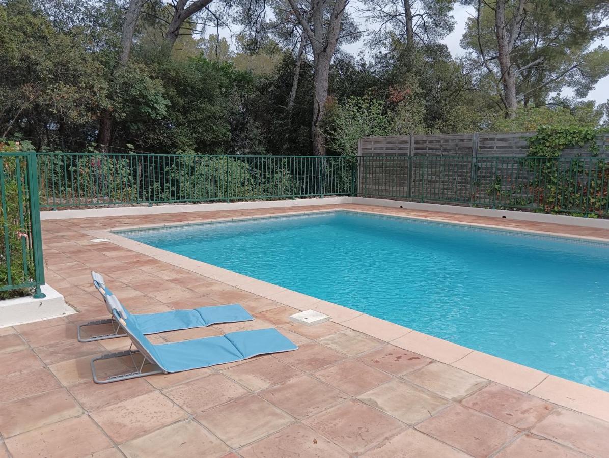 Petite Maison Au Calme - Piscine En Copropriete, Terrasse, Mer, Clim Vallauris Exterior photo