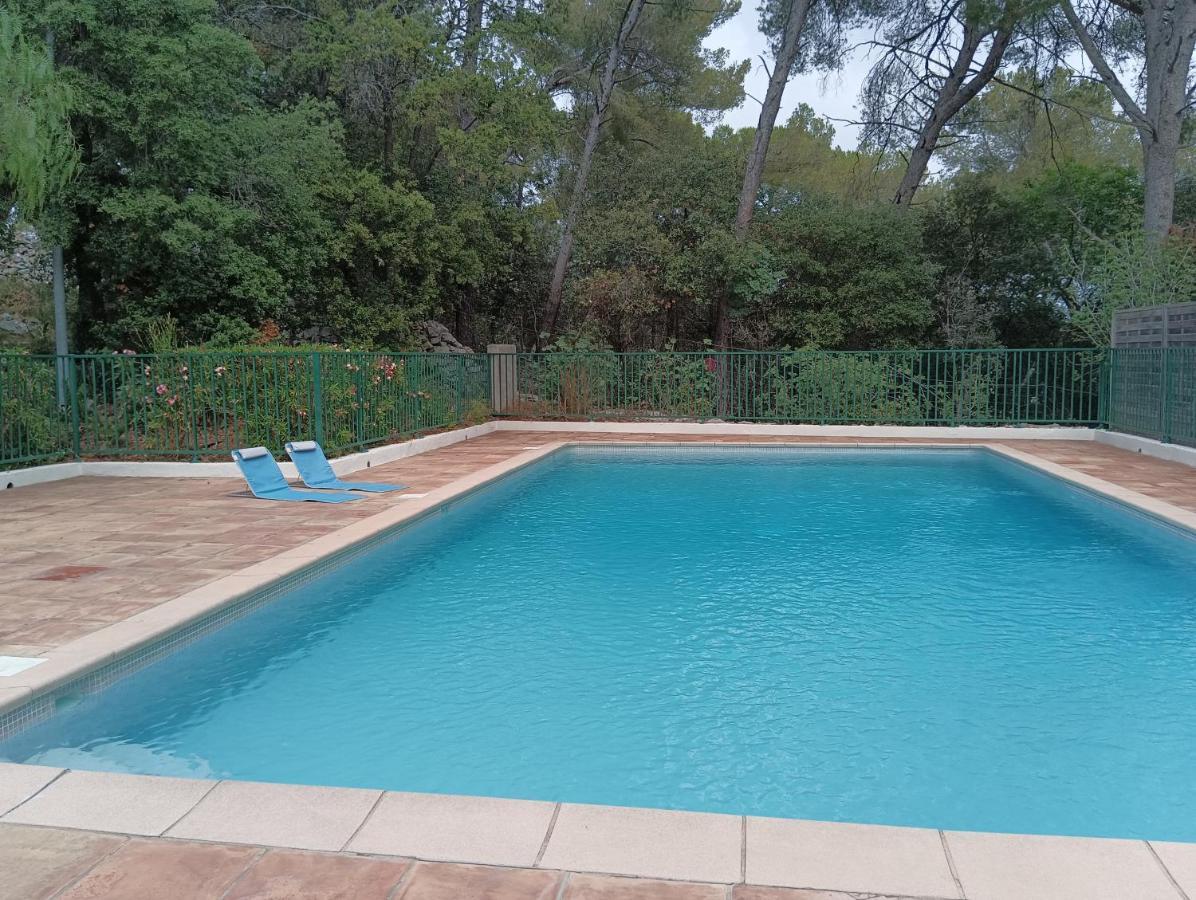Petite Maison Au Calme - Piscine En Copropriete, Terrasse, Mer, Clim Vallauris Exterior photo